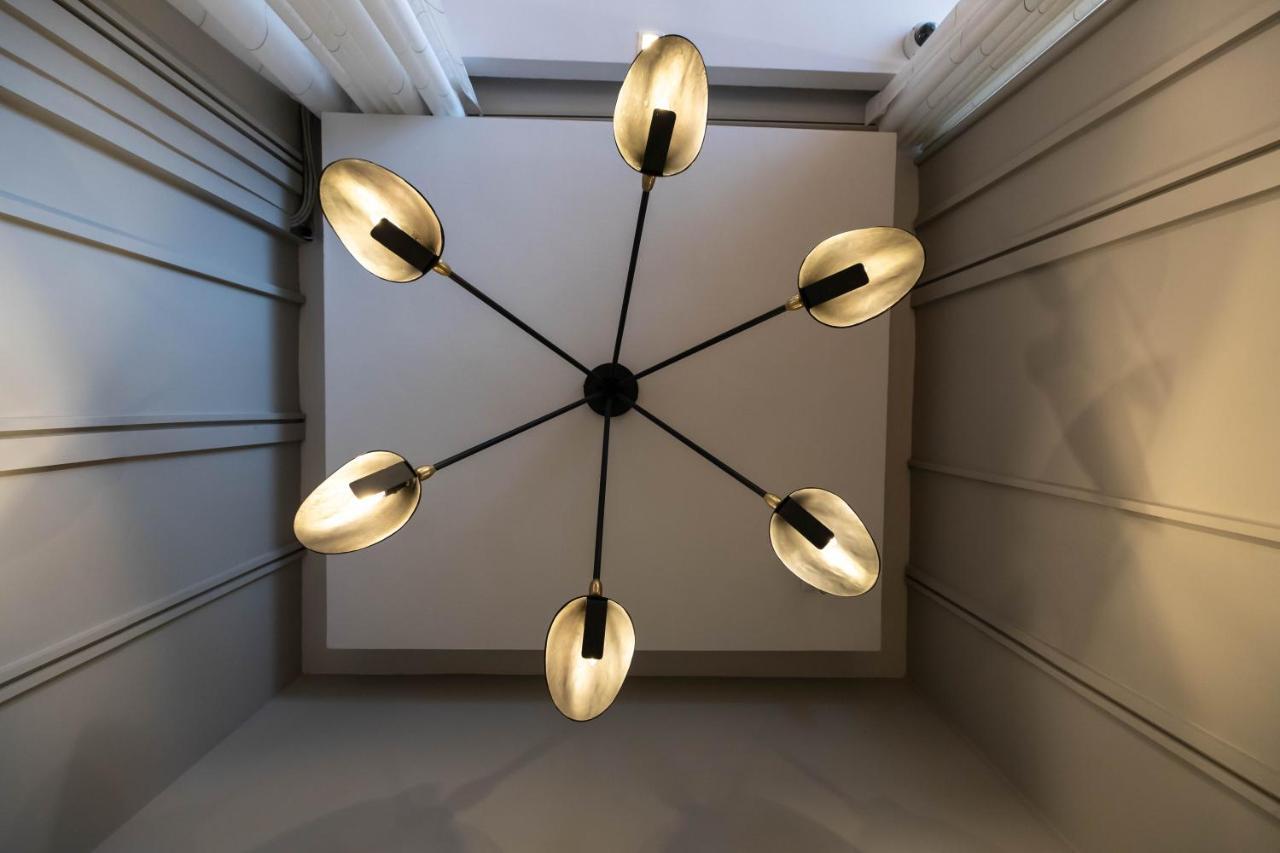 Gray Boutique Hotel الدار البيضاء المظهر الخارجي الصورة A chandelier