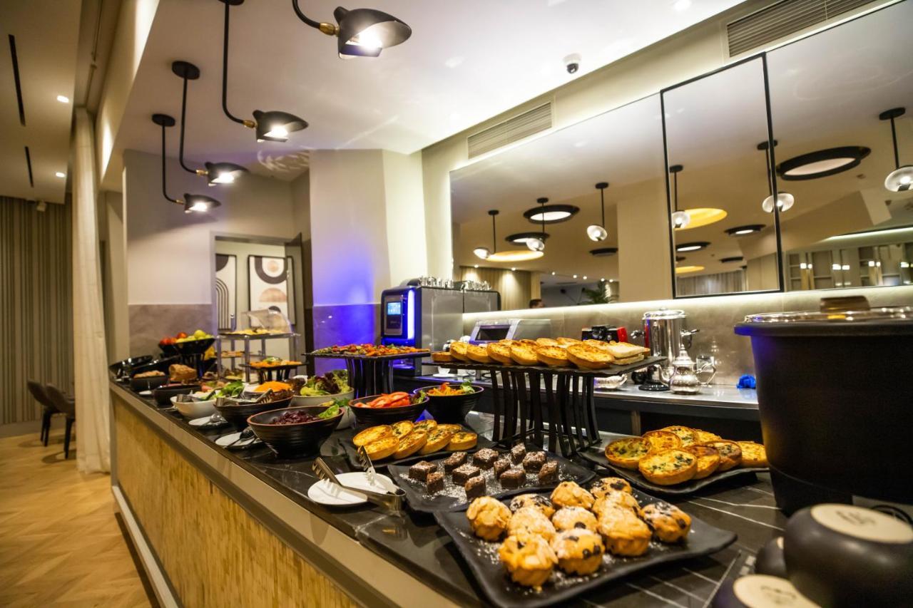 Gray Boutique Hotel الدار البيضاء المظهر الخارجي الصورة The buffet at the lounge