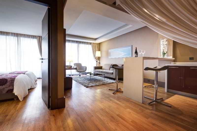 Gray Boutique Hotel الدار البيضاء المظهر الخارجي الصورة Suite