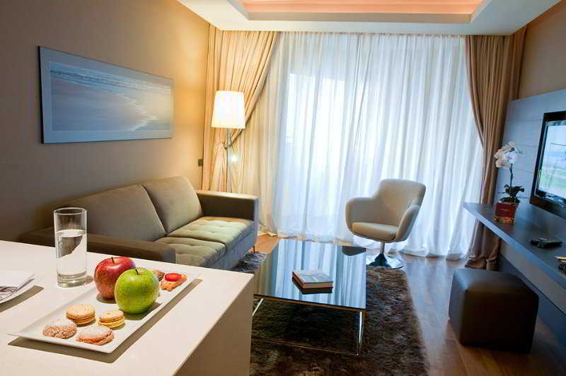 Gray Boutique Hotel الدار البيضاء المظهر الخارجي الصورة A typical studio apartment
